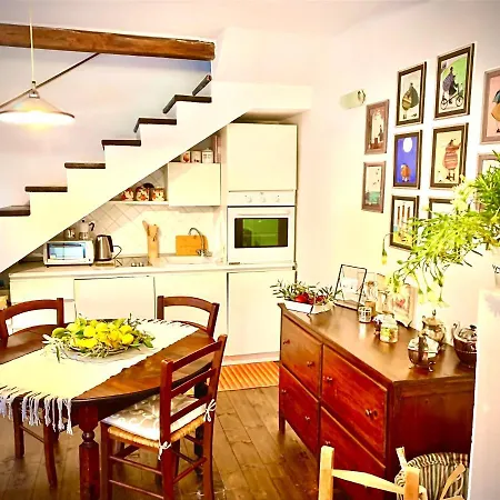 La Maisonette: Historic Center Holiday Home Laconi Exterior photo
