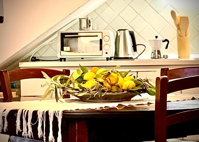 -- La Maisonette -- Casa Vacanze -- Nel Centro Storico A 30 Mt Dal Parco Aymerich, Museo Menhir, Casa Di Sant\'Ignazio - Holiday Home With Kitchen