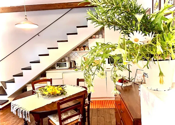 -- La Maisonette -- Casa Vacanze -- Nel Centro Storico A 30 Mt Dal Parco Aymerich, Museo Menhir, Casa Di Sant\'Ignazio - Holiday Home With Kitchen