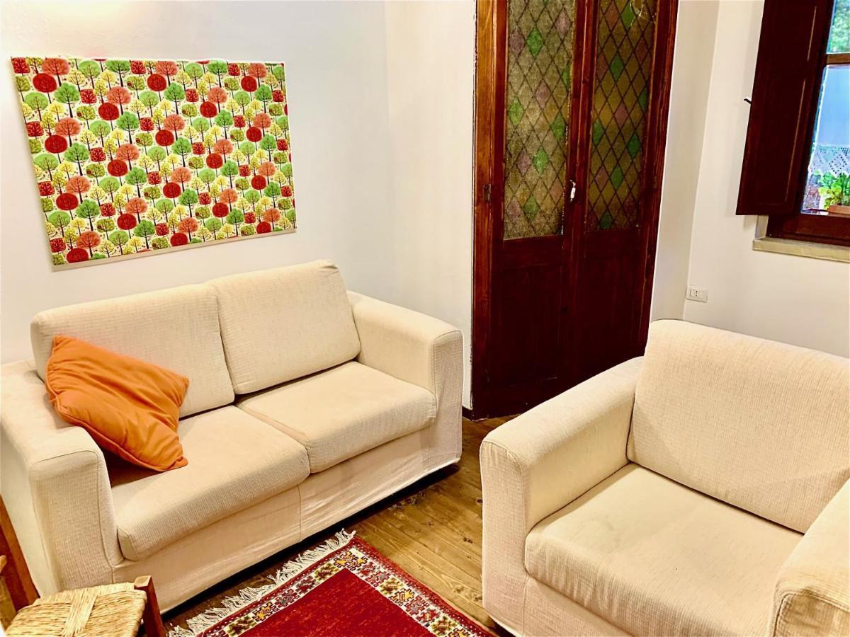 La Maisonette: Historic Center * Laconi