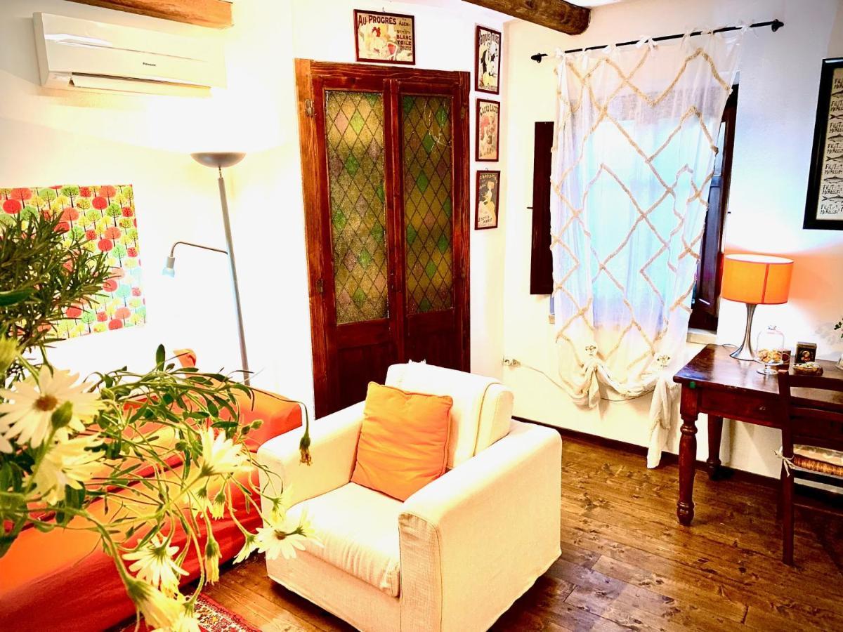 La Maisonette: Historic Center * Laconi